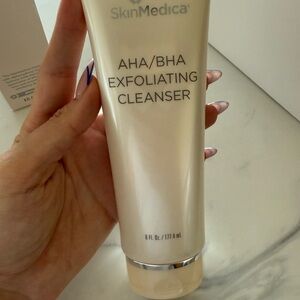 New - AHA/BHA Exfoliating Cleanser